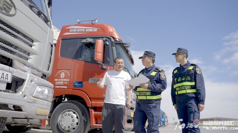 服务“一站式” 通关更便捷