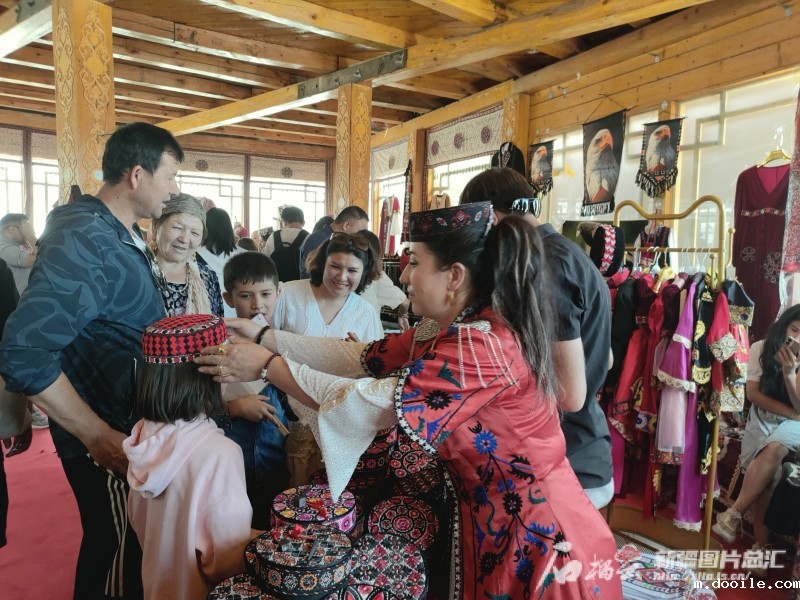 雪原边陲展新颜 塔什库尔干举办成立70周年庆祝活动 雪原边陲展新颜 塔什库尔干举办成立70周年庆祝活动