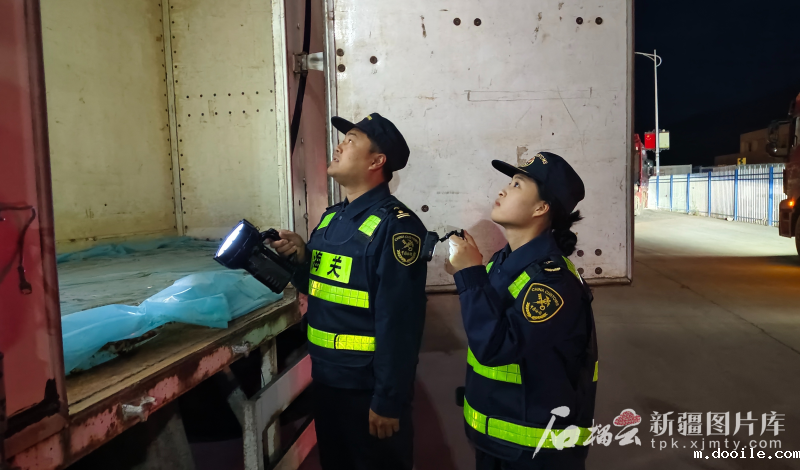 上半年新疆外贸进出口总值同比增长28% 上半年新疆外贸进出口总值同比增长28%